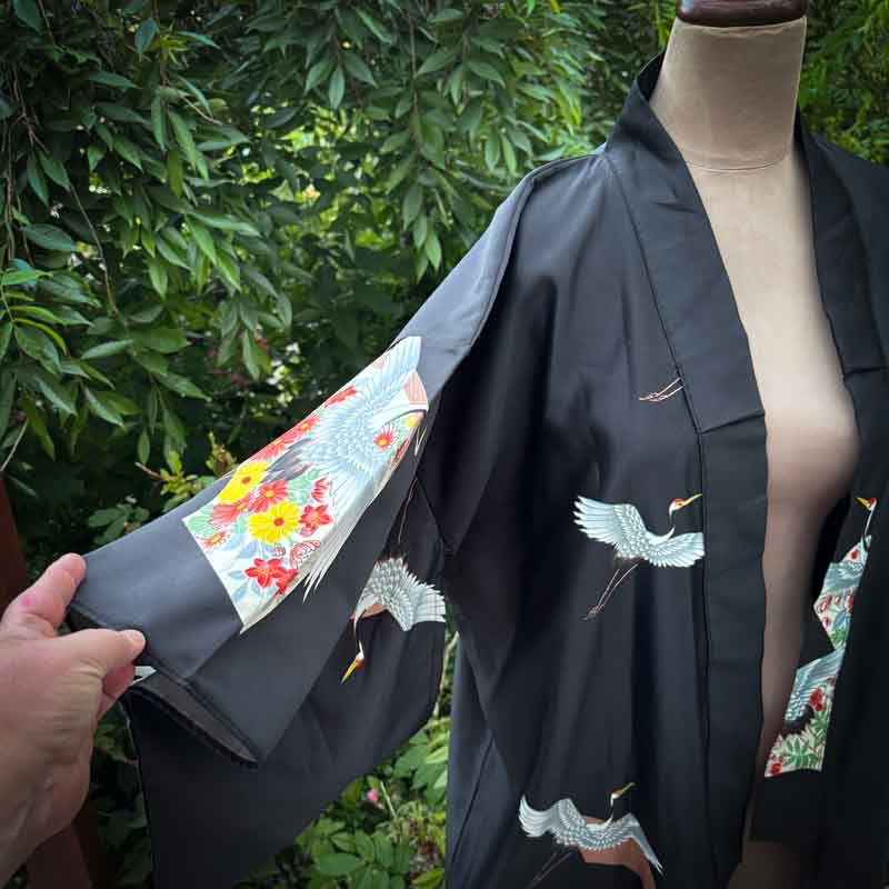 sz L Storks on black kimono robe