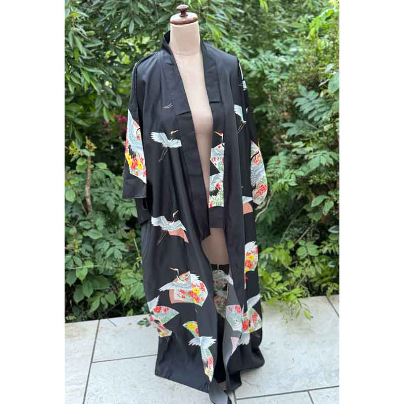 sz L Storks on black kimono robe