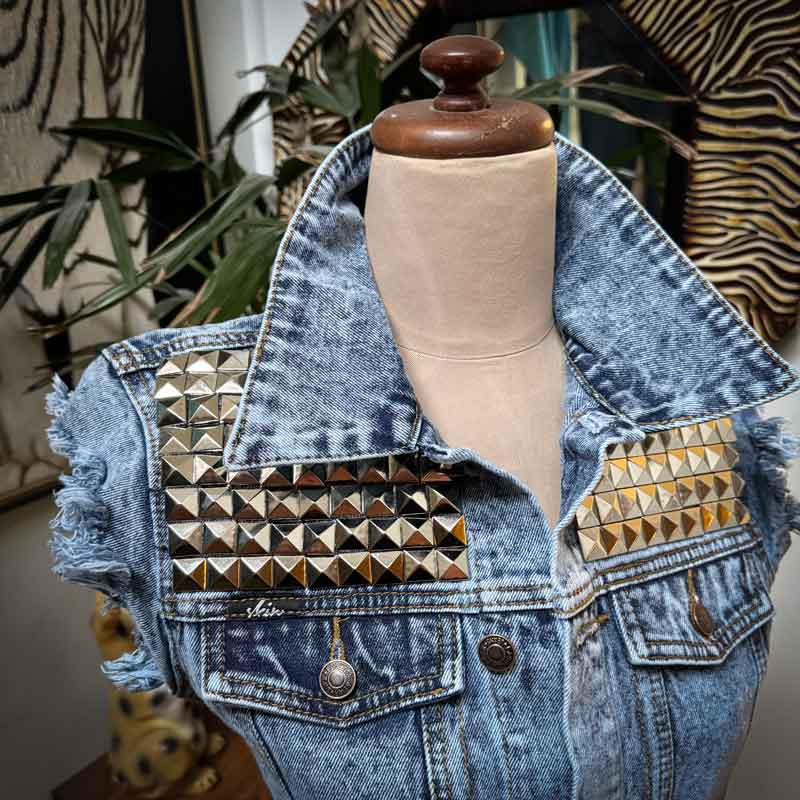 sz S Billy Idol studded denim vest