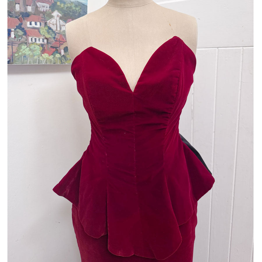 sz S Studibaker Hawk red velvet set
