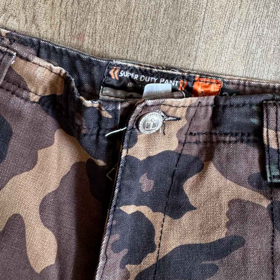 sz 34 Icon Motosports camoflauge heavy pants