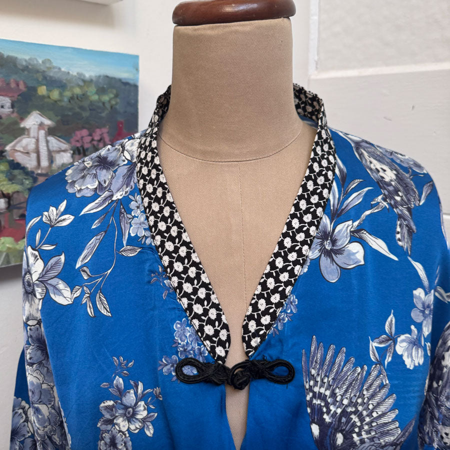 sz 16 Swish blue kimono robe