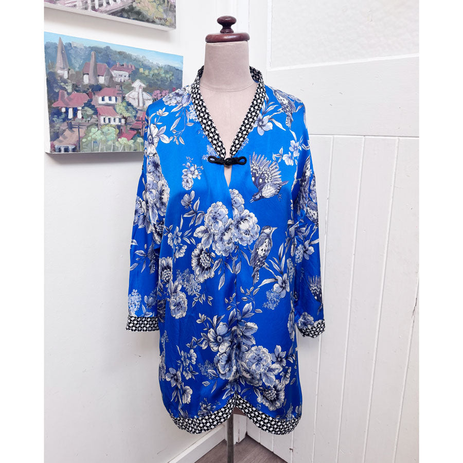 sz 16 Swish blue kimono robe
