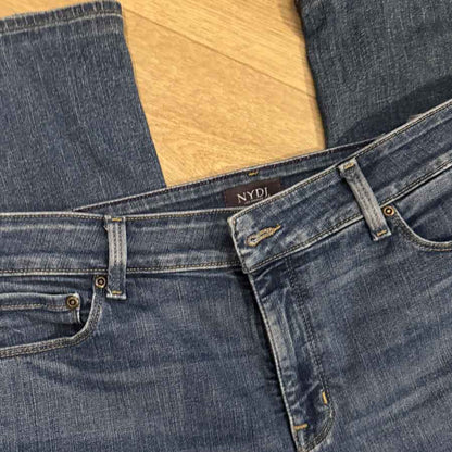 sz 18 NYDJ Marilyn straight jeans