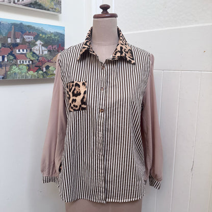 sz L funky leopard striped shirt