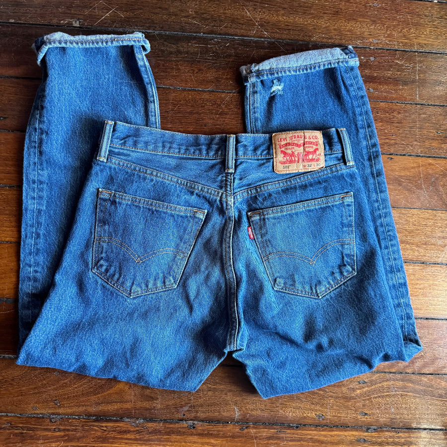 sz 32 Levis red tab 501 jeans