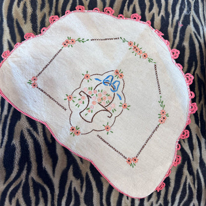 Basket tea cosy
