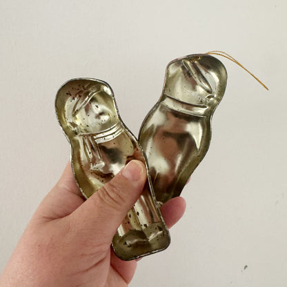 Hanging teddy bear tin