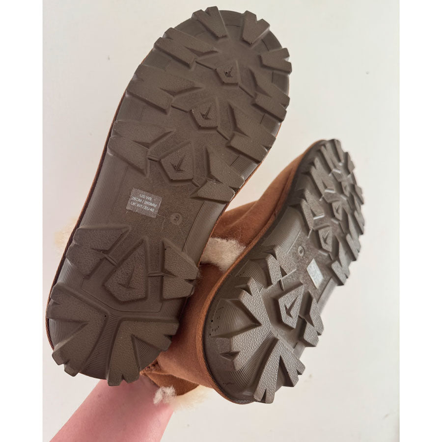 sz 9 sheepskin ugg boots