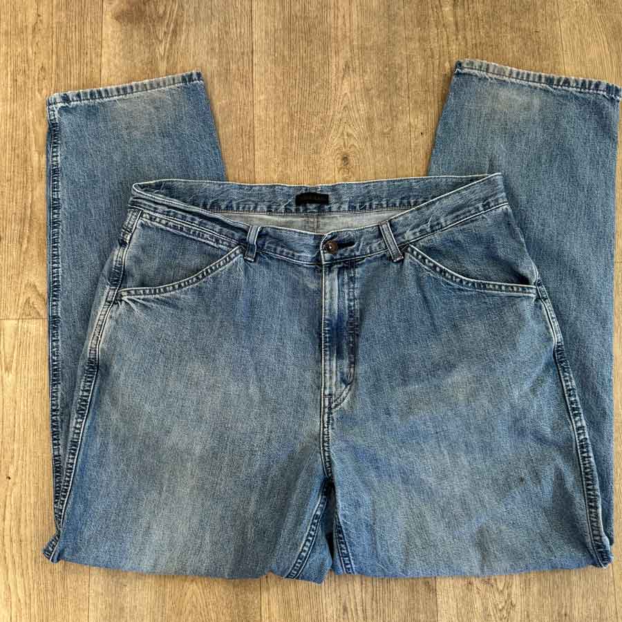 sz 36 Uniqlo mid wash jeans