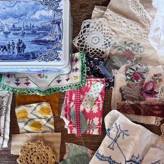 Sewing ephemera tin 10