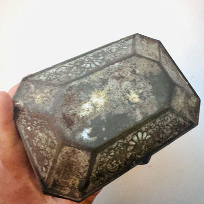Shabby floral vintage tin