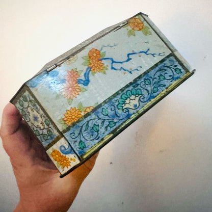Shabby floral vintage tin