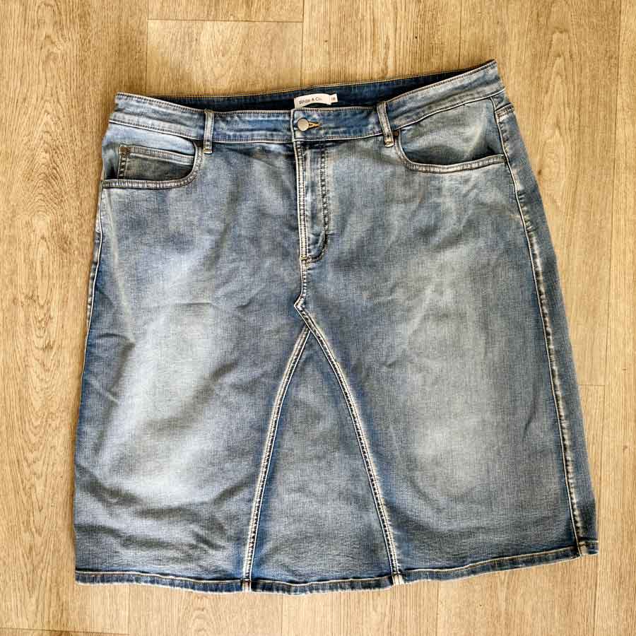 sz 18 mid blue denim skirt