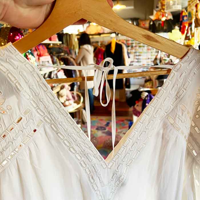 sz 14 Sussan white embroidered blouse