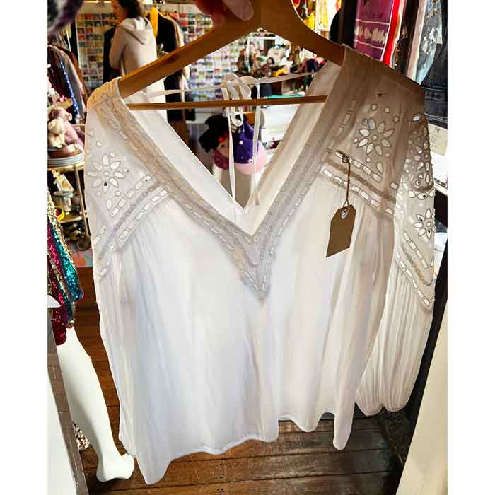 sz 14 Sussan white embroidered blouse