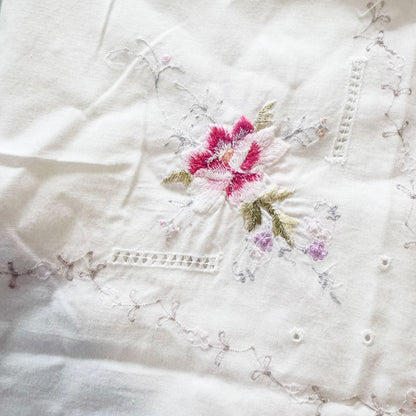 Little square pink embroidered tablecloth