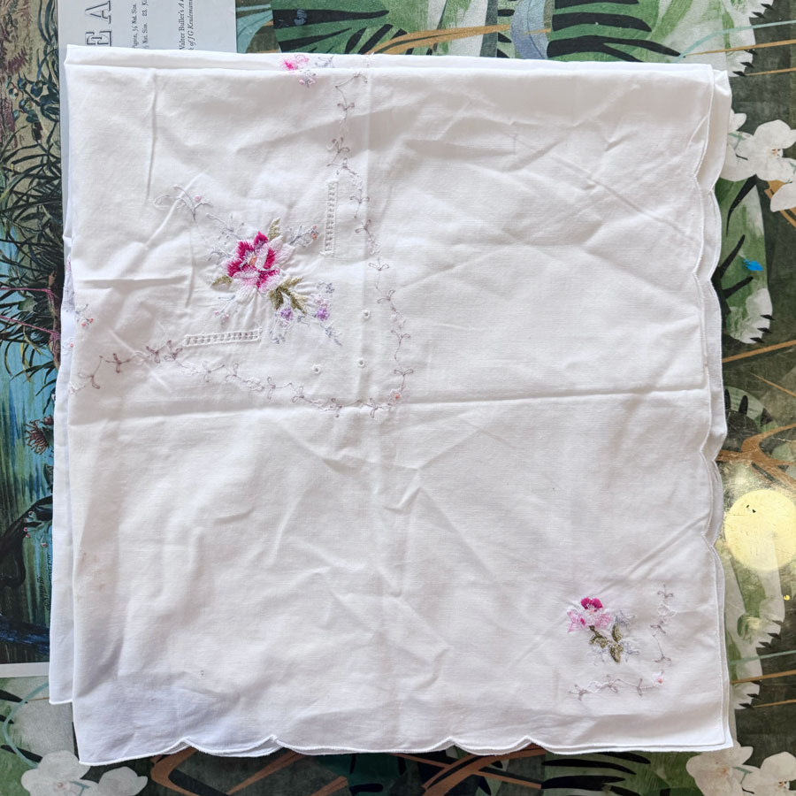 Little square pink embroidered tablecloth