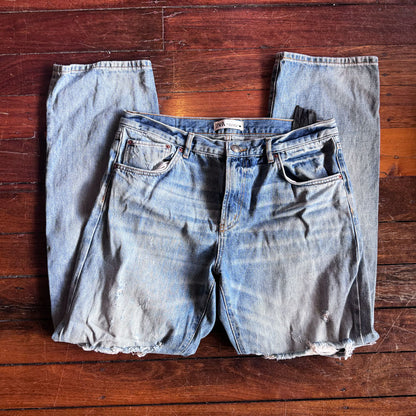 sz 42 14 Zara distressed jeans